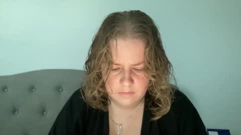 Snapshot of angeloflight273360 chatting on 01/12/26, 01:49 Angel of Light online show from 01/12/26, 01:49