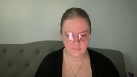 Snapshot of angeloflight273360 chatting on 02/08/26, 12:41 Angel of Light online show from 02/08/26, 12:41