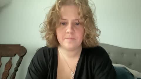 Snapshot of angeloflight273360 chatting on 02/28/26, 02:40 Angel of Light online show from 02/28/26, 02:40