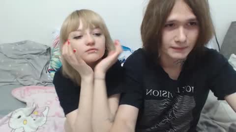 Snapshot of angelofporncouple chatting on 11/06/25, 08:32 Eva online show from 11/06/25, 08:32