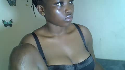 Snapshot of angelofsweetness chatting on 12/15/25, 08:07 angelofsweetness online show from 12/15/25, 08:07