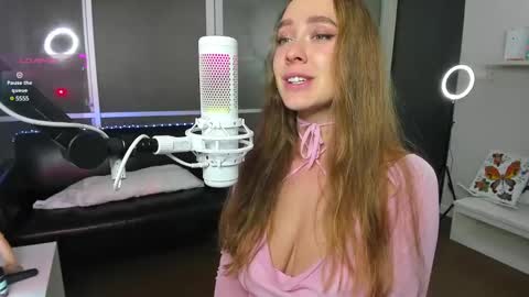 Snapshot of angelpaull chatting on 12/14/24, 09:24 Angel online show from 12/14/24, 09:24