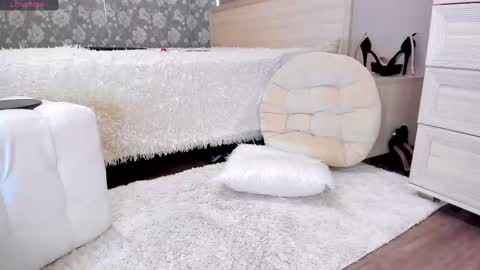 Snapshot of angelqueen1 chatting on 03/12/25, 04:51 Michelle online show from 03/12/25, 04:51