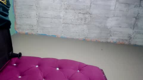 Snapshot of angels_0001 chatting on 11/25/25, 05:07 angels_0001 online show from 11/25/25, 05:07