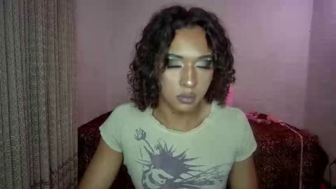 Snapshot of angelsdustxxx chatting on 04/20/26, 02:47 online show from 04/20/26, 02:47