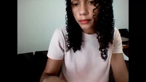 Snapshot of angelsexy888 chatting on 10/17/25, 05:48 angelsexy888 online show from 10/17/25, 05:48