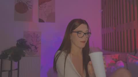 Snapshot of angelsweetshy chatting on 11/24/25, 09:36 Angelsweetshy online show from 11/24/25, 09:36