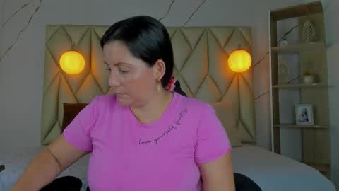 ANGIE online show from 11/09/25, 01:31