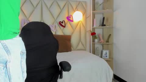 ANGIE online show from 03/10/26, 01:05