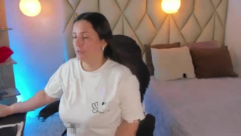 ANGIE online show from 04/12/26, 01:49