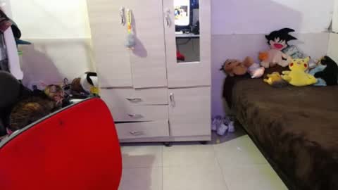 Snapshot of angelswhithe chatting on 10/13/25, 07:14 angels online show from 10/13/25, 07:14