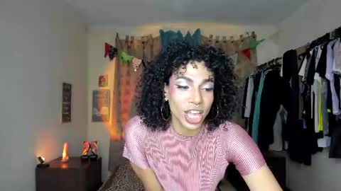 Snapshot of angelwhitte chatting on 06/18/26, 02:45 angelwhitte online show from 06/18/26, 02:45