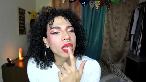 Snapshot of angelwhitte chatting on 06/21/26, 04:04 angelwhitte online show from 06/21/26, 04:04
