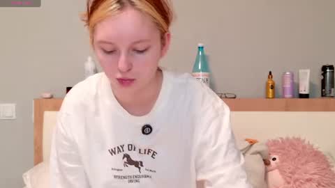 Snapshot of angelwise chatting on 08/08/26, 03:08 angelwise online show from 08/08/26, 03:08
