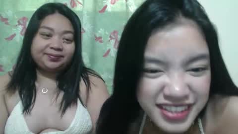 Snapshot of angelxmills chatting on 02/19/26, 11:12 angelxmills online show from 02/19/26, 11:12