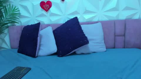 Snapshot of anggie_miller chatting on 04/01/26, 01:52 anggie online show from 04/01/26, 01:52