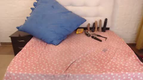 Angie online show from 02/11/25, 12:06