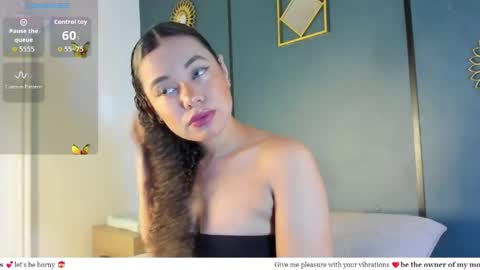 Snapshot of angie_leonn chatting on 04/11/26, 12:31 A N G I E online show from 04/11/26, 12:31