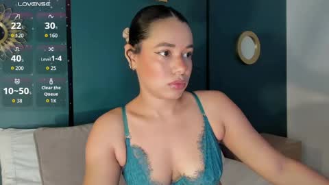 Snapshot of angie_leonn chatting on 05/25/26, 12:33 A N G I E online show from 05/25/26, 12:33