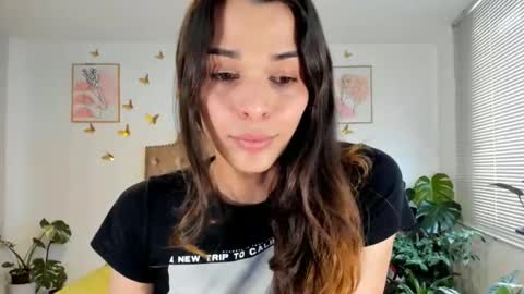 Snapshot of angie_modelo chatting on 04/05/26, 05:43 Anabella online show from 04/05/26, 05:43