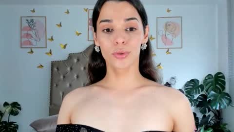 Snapshot of angie_modelo chatting on 04/16/26, 05:36 Anabella online show from 04/16/26, 05:36