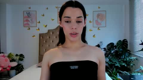 Snapshot of angie_modelo chatting on 04/19/26, 06:10 Anabella online show from 04/19/26, 06:10