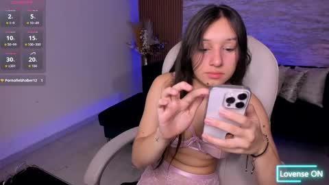 Snapshot of angie_smith_x chatting on 06/04/26, 11:05 angie_smith_x online show from 06/04/26, 11:05