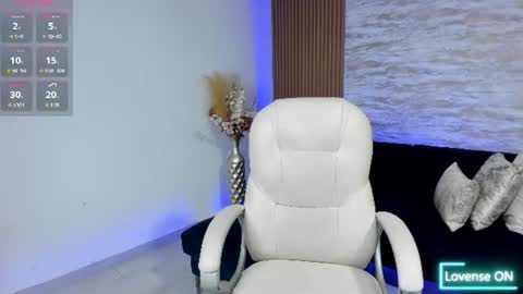 Snapshot of angie_smith_x chatting on 06/15/26, 11:12 angie_smith_x online show from 06/15/26, 11:12