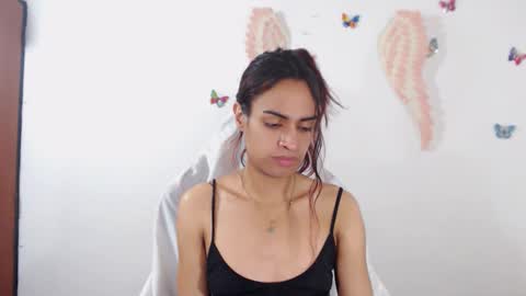 Snapshot of angie_tssex chatting on 03/06/25, 06:30 ints marianaroldan945 online show from 03/06/25, 06:30