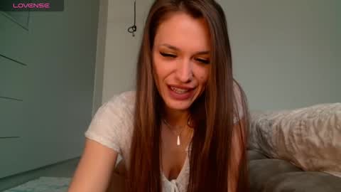 Snapshot of angiemilly chatting on 03/19/26, 08:29 angiemilly online show from 03/19/26, 08:29