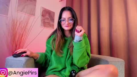 Snapshot of angiepirs chatting on 03/27/26, 11:37 AngiePirs online show from 03/27/26, 11:37