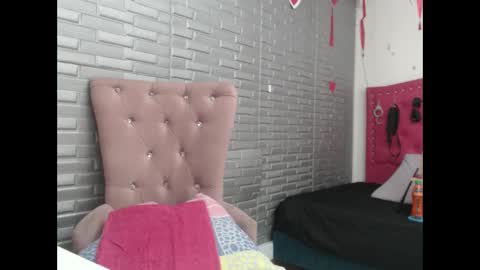 Snapshot of angierot2025 chatting on 09/09/25, 12:54 angierot2025 online show from 09/09/25, 12:54