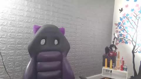 Snapshot of angierot2025 chatting on 10/12/25, 02:32 angierot2025 online show from 10/12/25, 02:32