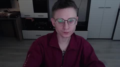 Snapshot of angryzan chatting on 10/13/25, 05:29 vodka online show from 10/13/25, 05:29