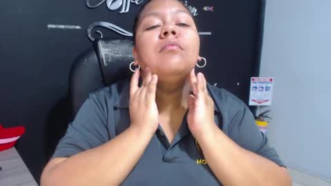 Snapshot of angy_ro12 chatting on 06/06/26, 12:43 angy online show from 06/06/26, 12:43