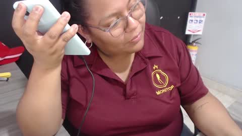 Snapshot of angy_ro12 chatting on 06/12/26, 09:03 angy online show from 06/12/26, 09:03