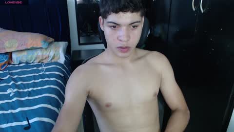 Snapshot of ani_and_ghost chatting on 01/26/25, 09:18 David online show from 01/26/25, 09:18