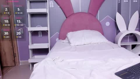 Snapshot of anie_saenz chatting on 03/25/26, 02:17 Anie online show from 03/25/26, 02:17