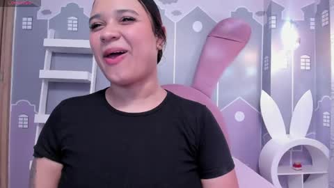 Snapshot of anie_saenz chatting on 04/16/26, 04:41 Anie online show from 04/16/26, 04:41