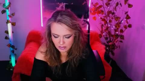 Aniela online show from 10/04/25, 08:23