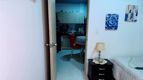 laura  online show from 11/20/25, 01:28