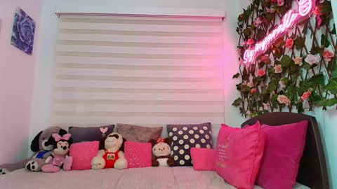 laura  online show from 12/20/25, 06:26