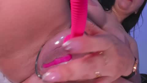 Snapshot of aniiieee_x chatting on 11/26/25, 11:06 ANIE Broadcasting from 1300 to 2100 online show from 11/26/25, 11:06