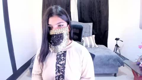 Snapshot of aniisaalii chatting on 04/11/26, 12:20 Anissa online show from 04/11/26, 12:20