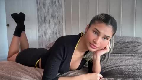 anisha online show from 03/12/25, 10:05