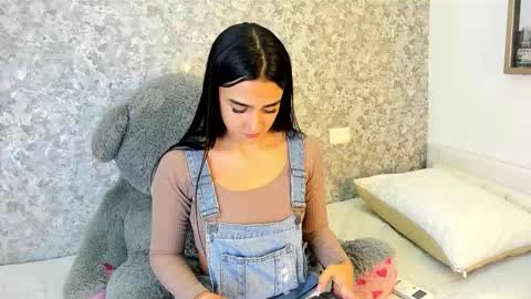 anika_h online show from 02/02/26, 12:15