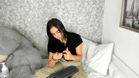 anika_h online show from 05/02/26, 01:05