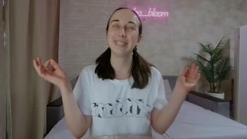 anikabloom online show from 01/22/25, 08:07