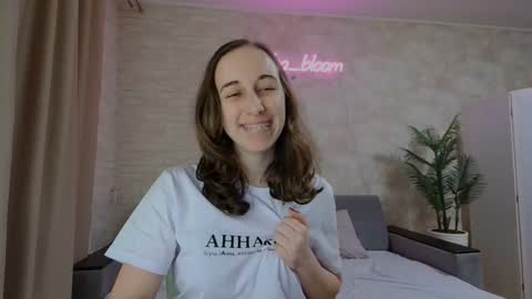 anikabloom online show from 02/02/25, 10:06