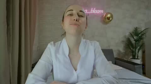 anikabloom online show from 02/18/25, 02:27